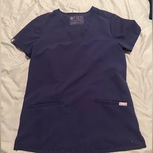 Figs scrub top